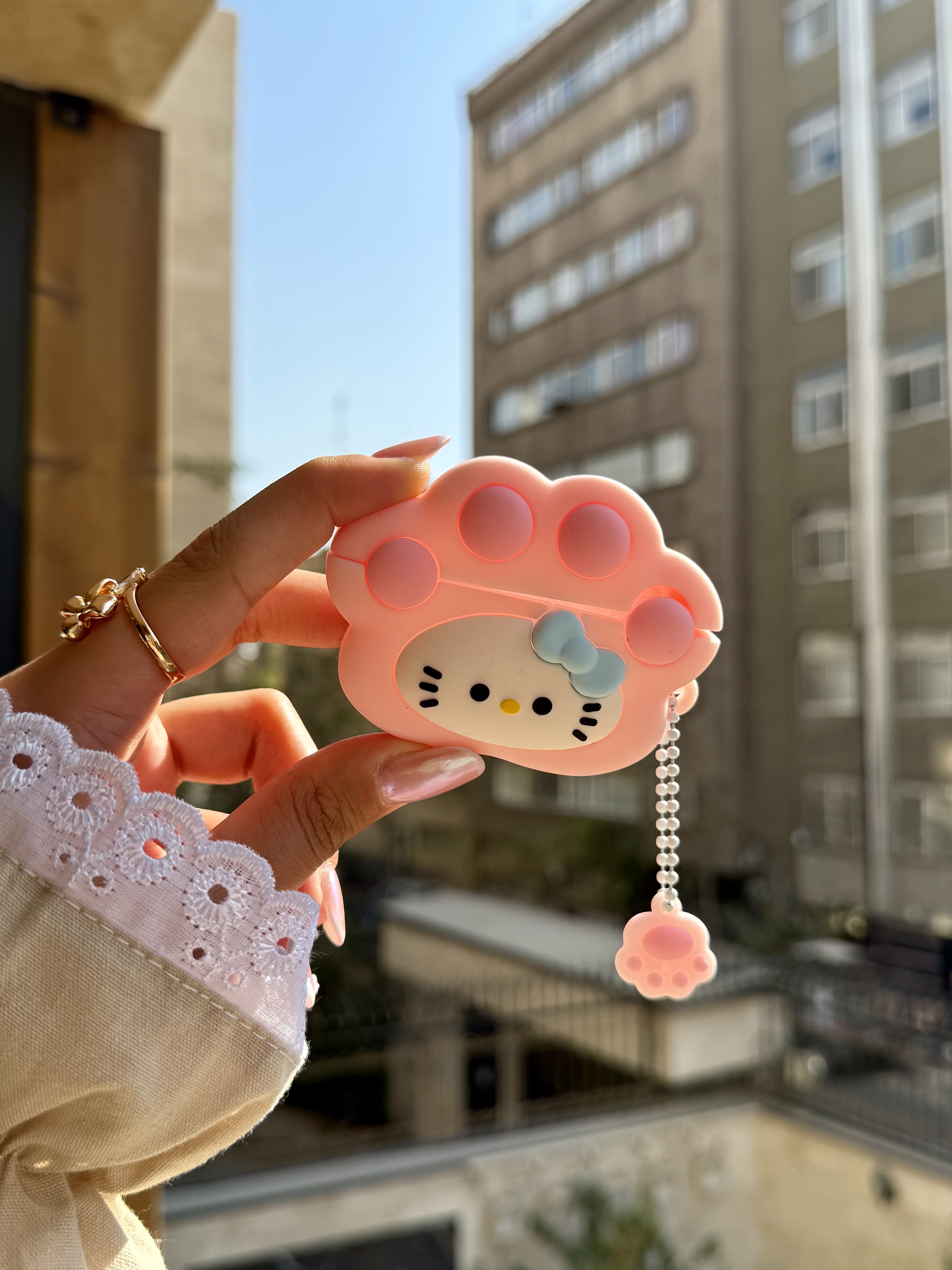 قاب ایرپاد سیلیکونی کیتی پنجه صورتی با آویز  مدل: airpods pro/pro2
